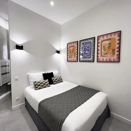 08 - Design Flat Republique Apartment *